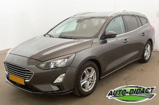 uszkodzony samochody osobowe Ford Focus 1.0 EcoBoost Clima Navi Trend Edition Business 2021/11