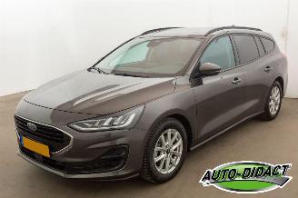 uszkodzony samochody osobowe Ford Focus 1.0 EcoBoost Hybrid Clima Navi Connected 2022/11