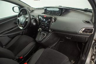 Lancia Ypsilon 0.9 TwinAir Automaat 127.914 km Airco Gold picture 14