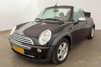 Vaurioauto  passenger cars Mini One 1.6 Cabrio 2004/7