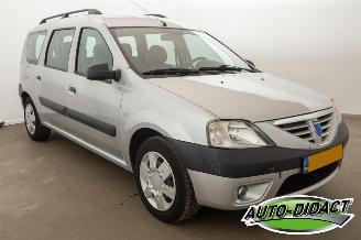 Dacia Logan 1.6 Lauréate picture 2