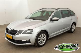 Vaurioauto  passenger cars Skoda Octavia 1.5 TSI Automaat Greentech Sport Business 2020/3