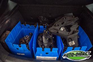 Volvo V-40 1.6 T2 Clima Navi MOTORSCHADE Kinetic picture 37