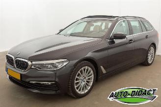 krockskadad bil auto BMW 5-serie 520i Top Staat  !!! Pano Autom High Executive Edition 2019/6