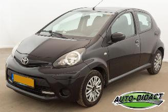 uszkodzony samochody osobowe Toyota Aygo 1.0 VVT-i Airco 118.158 km Comfort 2014/5