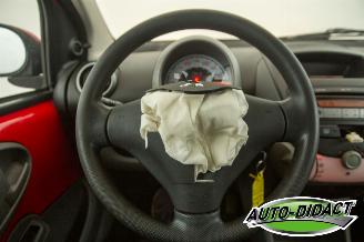 Peugeot 107 1.0-12V XS picture 5