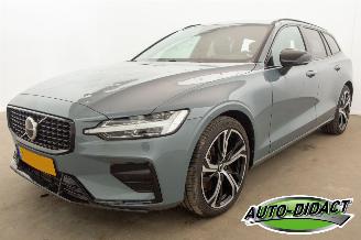 krockskadad bil auto Volvo V-60 2.0 B4 Automaat 8794 km Digi Dash Camera Navi Plus Dark 2023/5
