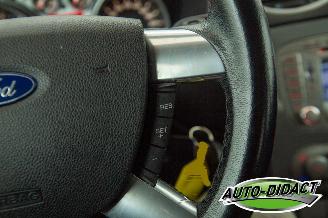 Ford Focus 1.6 Clima Navi Titanium picture 13
