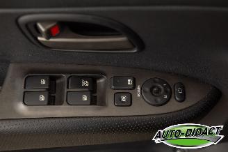 Kia Carens 2.0 CVVT 7p. Clima X-ecutive picture 10