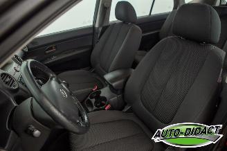 Kia Carens 2.0 CVVT 7p. Clima X-ecutive picture 23