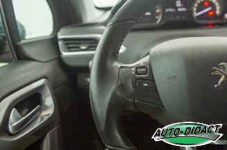 Peugeot 2008 1.2 Access Airco picture 11