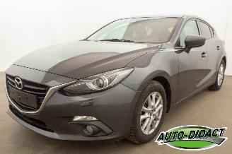 krockskadad bil auto Mazda 3 2.0 Automaat Clima Navi Camera 2016/2