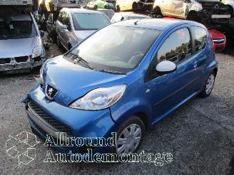 demontáž osobní automobily Peugeot 107 107 Hatchback 1.0 12V (384F(1KR)) [50kW]  (06-2005/05-2014) 2011