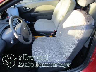 Renault Twingo Twingo II (CN) Hatchback 3-drs 1.2 16V (D4F-772(D4F-J7)) [56kW]  (03-2=
007/09-2014) picture 10