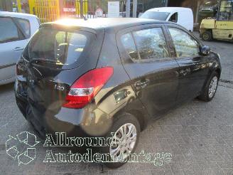Hyundai I-20 i20 Hatchback 1.2i 16V (G4LA) [57kW]  (09-2008/12-2012) picture 3