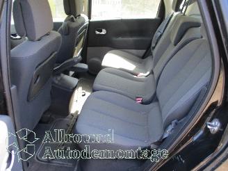 Renault Scenic Scénic II (JM) MPV 1.6 16V (K4M-812) [82kW]  (10-2005/11-2008) picture 10