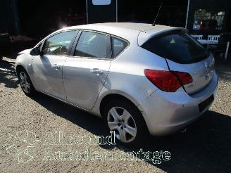 Opel Astra Astra J (PC6/PD6/PE6/PF6) Hatchback 5-drs 1.4 Turbo 16V (A14NET(Euro 5=
)) [88kW]  (10-2010/10-2015) picture 4