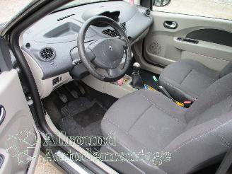 Renault Twingo Twingo II (CN) Hatchback 3-drs 1.2 16V (D4F-772(D4F-J7)) [56kW]  (03-2=
007/09-2014) picture 9