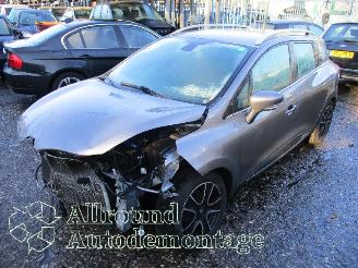 disassembly passenger cars Renault Clio Clio IV Estate/Grandtour (7R) Combi 5-drs 0.9 Energy TCE 90 12V (H4B-4=
08(H4B-B4)) [66kW]  (01-2013/08-2021) 2015