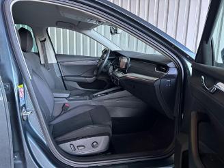 Skoda Octavia 2.0 TDI DSG Combi Style Head-Up picture 13