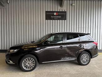 damaged passenger cars Mitsubishi King cab  2021/10