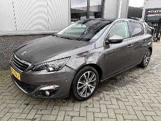Peugeot 308 1.2 PureTech Allure picture 29