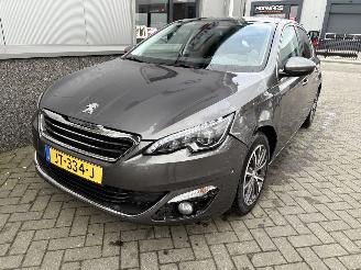 Peugeot 308 1.2 PureTech Allure picture 27