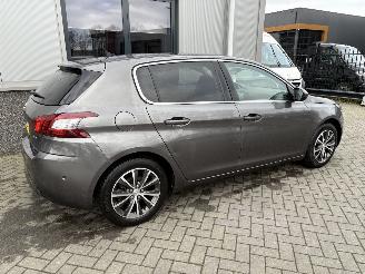Peugeot 308 1.2 PureTech Allure picture 5