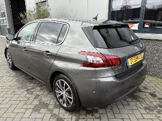 Peugeot 308 1.2 PureTech Allure picture 36