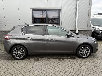 Peugeot 308 1.2 PureTech Allure picture 3