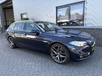 BMW 5-serie 520i Luxury Edition picture 2