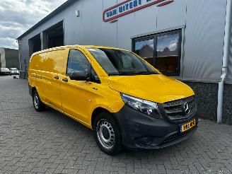 krockskadad bil bedrijf Mercedes eVito Extra Lang 41kWh 2021/12