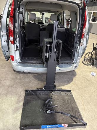 Renault Kangoo 1.6 16V Privilege met Rolstoellift picture 10
