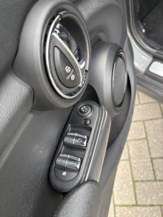 Mini Cooper 1.5 Cooper Business picture 11