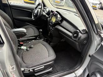 Mini Cooper 1.5 Cooper Business picture 20