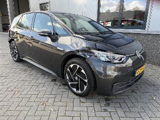 krockskadad bil auto Volkswagen ID.3 Pro 58kWh 2022/8