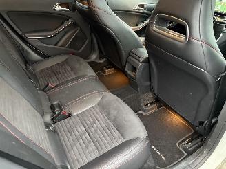 Mercedes Cla-klasse 180 Ambition AMG Automaat picture 36