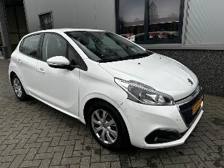 Vaurioauto  passenger cars Peugeot 208 1.6 BlueHDi Blue Lease 2018/4