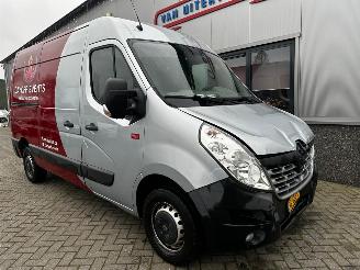 krockskadad bil bedrijf Renault Master T35 2.3dCi L2H3 2015/1