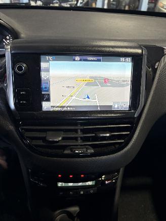 Peugeot 208 1.2 PureTech Automaat picture 5