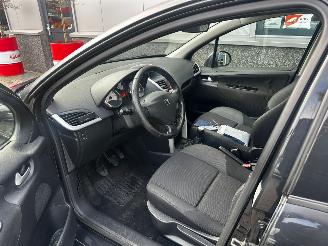Peugeot 207 1.4 VTi Access picture 27