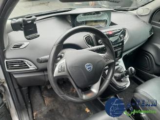 Lancia Ypsilon Ypsilon (312), Hatchback, 2011 0.9 TwinAir 85 picture 12