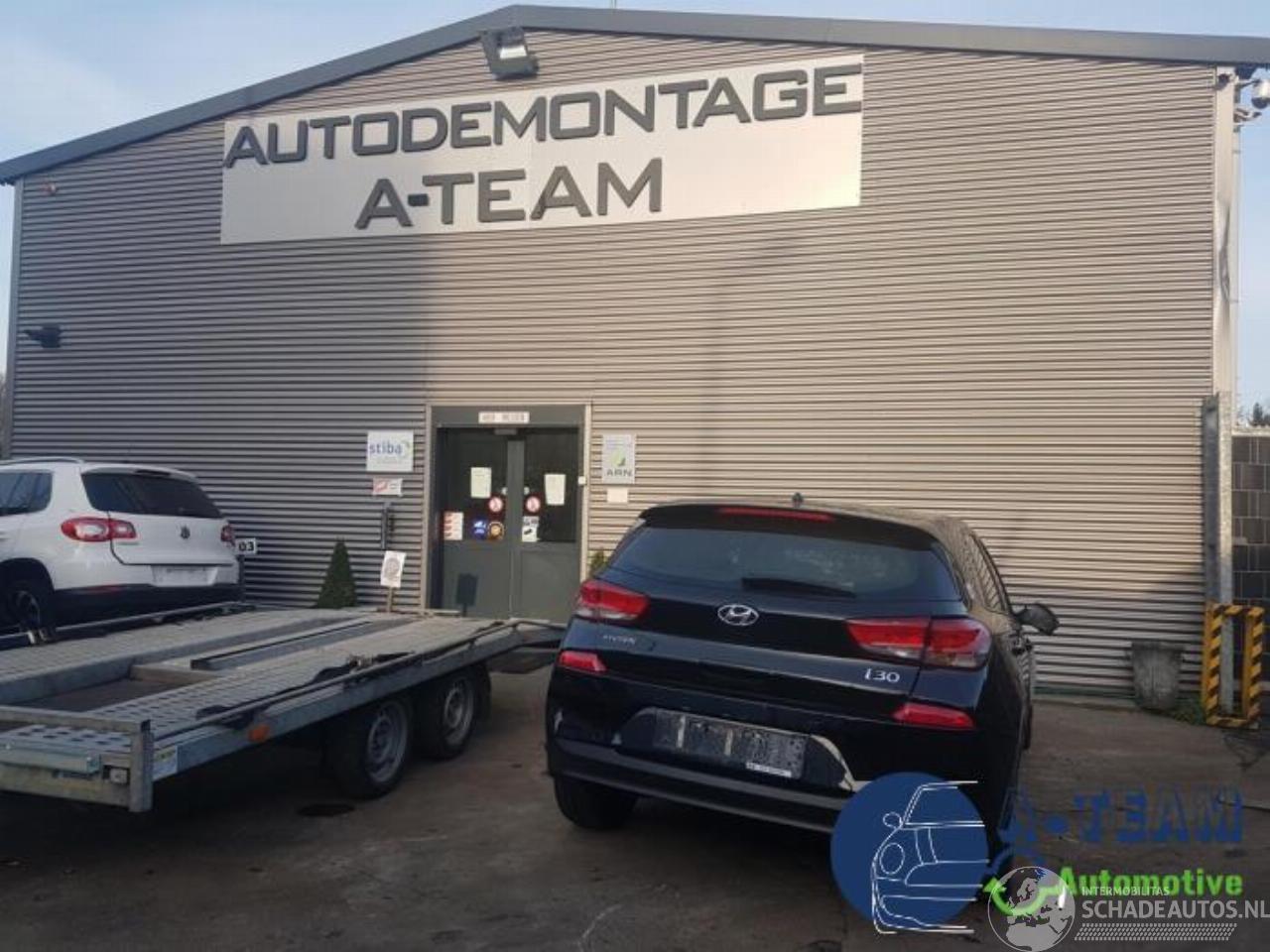 Hyundai I-30 i30 (PDEB5/PDEBB/PDEBD/PDEBE), Hatchback, 2016 1.4 T-GDI 16V