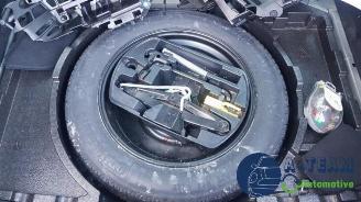 Peugeot 308 308 (L3/L8/LB/LH/LP), Hatchback 5-drs, 2013 / 2021 1.6 BlueHDi 120 picture 13