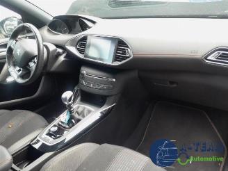 Peugeot 308 308 SW (L4/L9/LC/LJ/LR), Combi 5-drs, 2014 / 2021 1.2 12V e-THP PureTech 130 picture 14