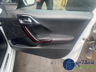 Peugeot 208 208 I (CA/CC/CK/CL), Hatchback, 2012 / 2019 1.2 12V e-THP PureTech 110 picture 25