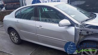 Renault Laguna Laguna III (BT), Hatchback 5-drs, 2007 / 2015 2.0 16V Hi-Flex picture 4