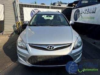 Hyundai I-30 i30 Crosswagon (WWH), Combi, 2007 / 2012 1.4 CVVT 16V picture 2