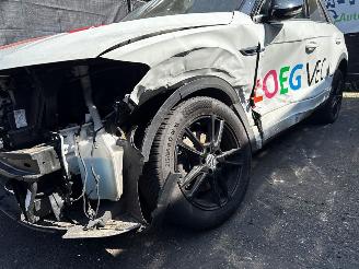 Volkswagen T-Roc 2.0 TSI 16V 4Motion SUV  Benzine 1.984cc 140kW (190pk) 4x4 2021-06  DNNA picture 3