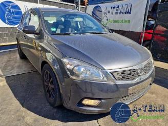 demontáž osobní automobily Kia Cee d Cee'd (EDB5), Hatchback 5-drs, 2006 / 2012 1.4 CVVT 16V 2012/1